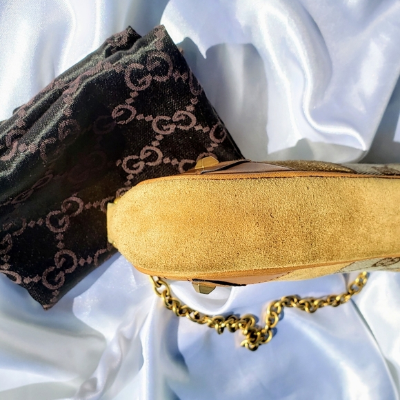 🍂SOLD GUCCI SUEDE CHAIN POCHETTE🍂 - Picture 5 of 9